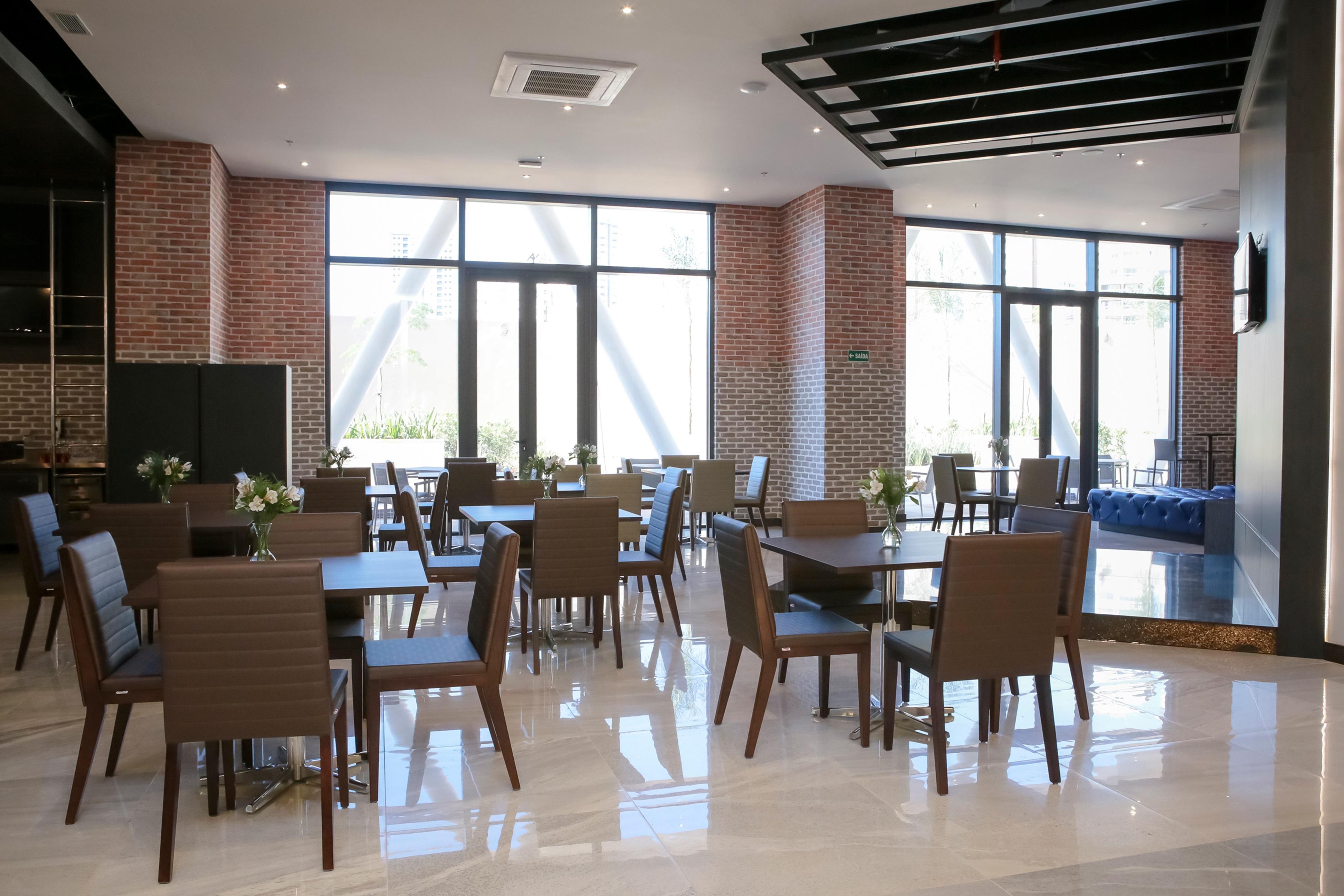 Hotel Tryp By Wyndham Ribeirão Preto Zewnętrze zdjęcie The interior of the hotel