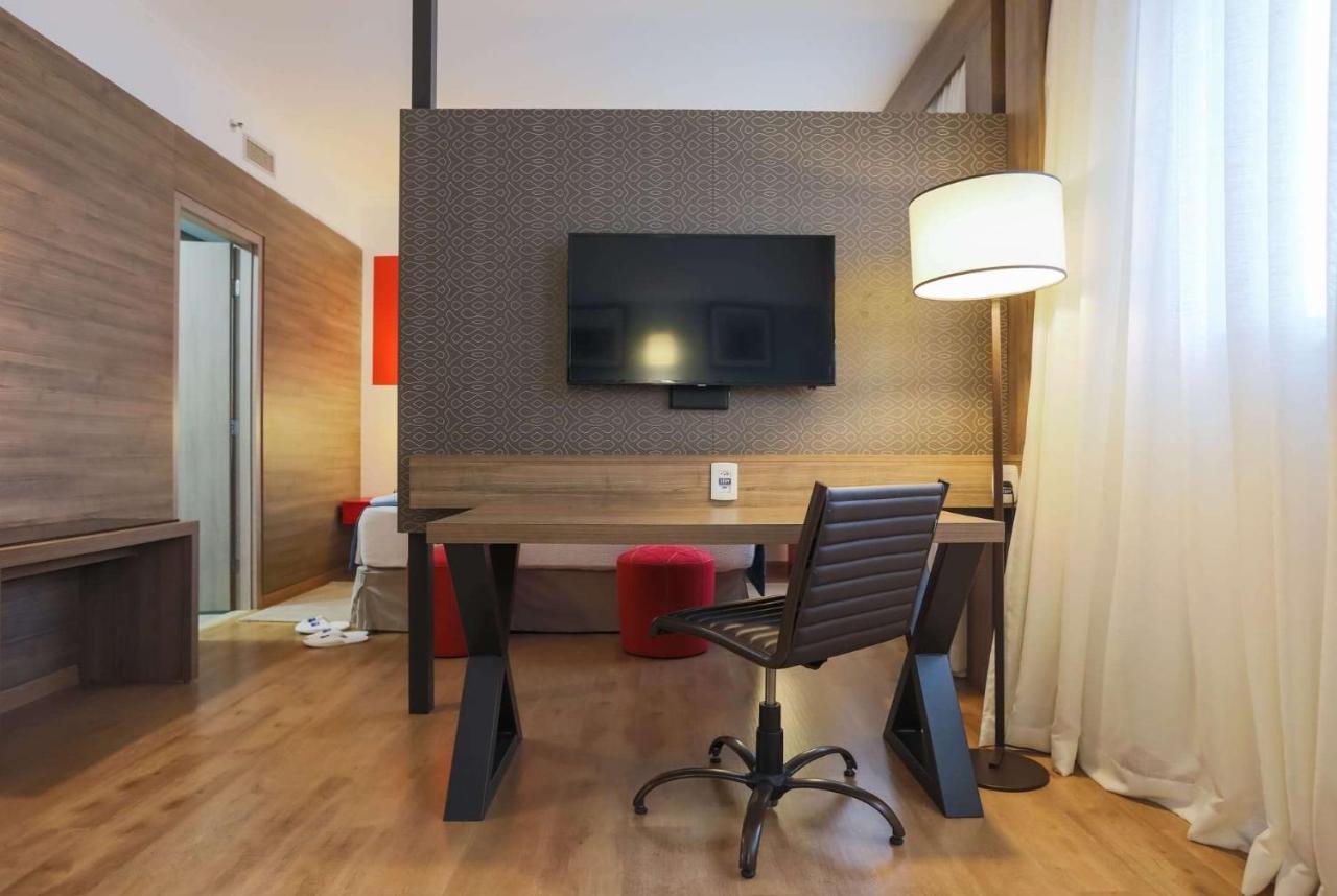 Hotel Tryp By Wyndham Ribeirão Preto Zewnętrze zdjęcie A room at the hotel