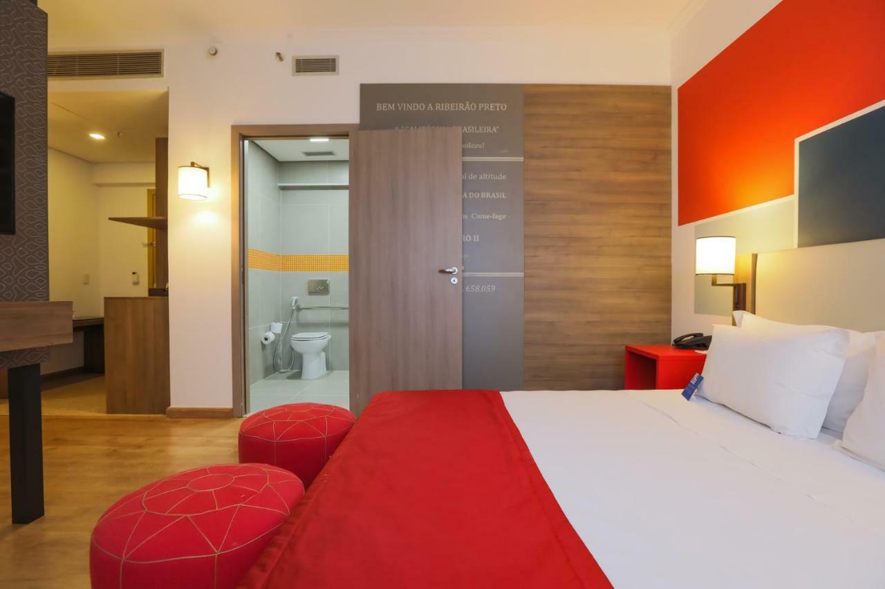 Hotel Tryp By Wyndham Ribeirão Preto Zewnętrze zdjęcie A room at the hotel